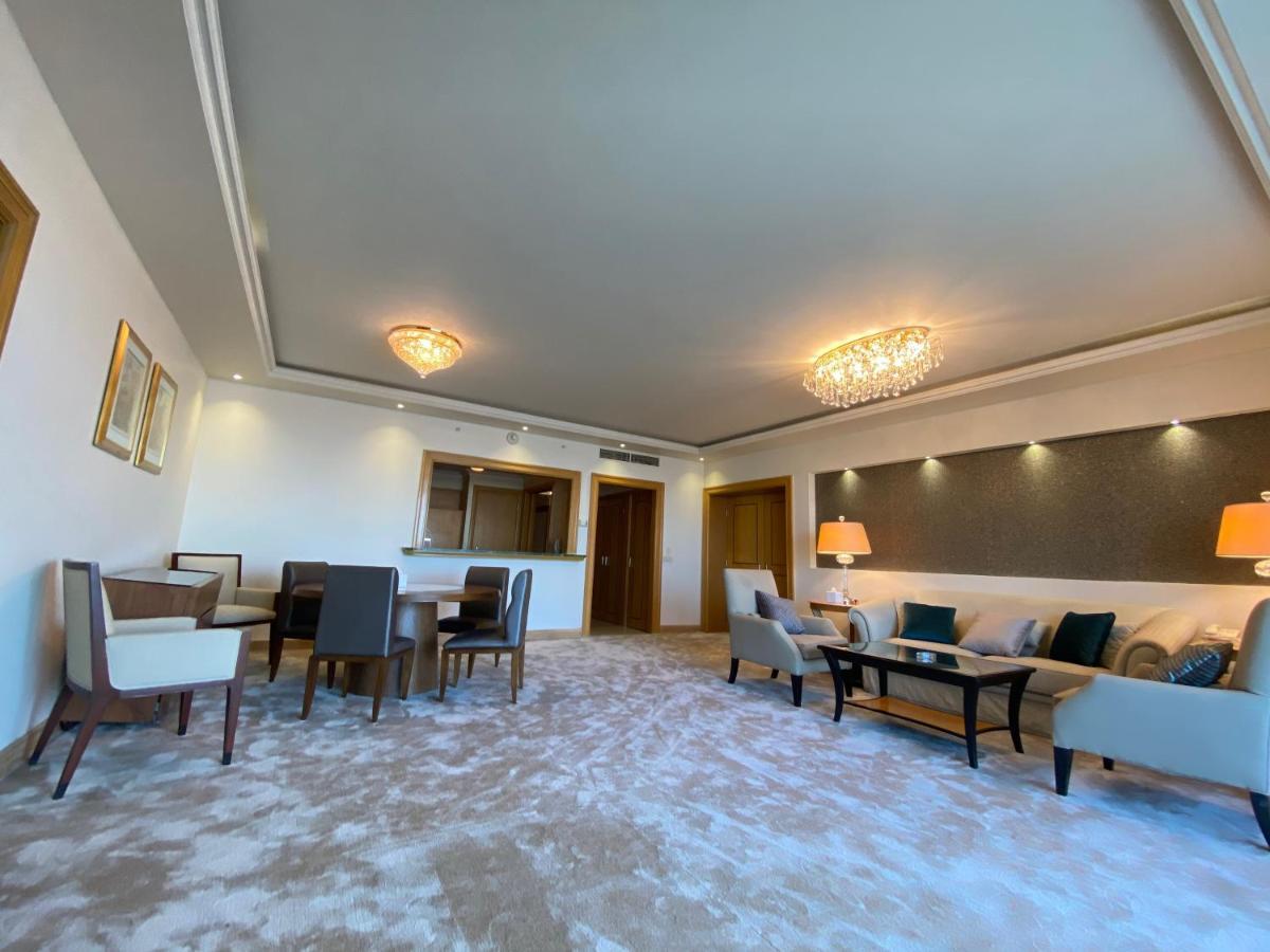 Chez Haytham At Four Seasons Nile Plaza Residential Suite Каир Экстерьер фото