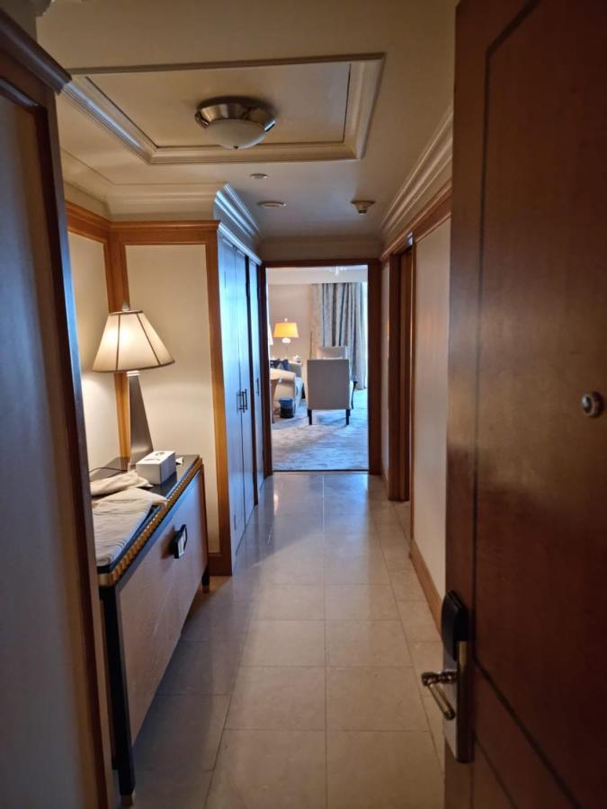 Chez Haytham At Four Seasons Nile Plaza Residential Suite Каир Экстерьер фото